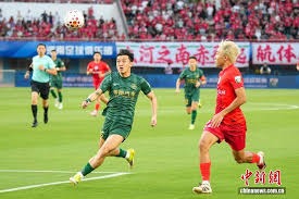 阿森纳荣膺英超冠军 曼城失误助其提前加冕